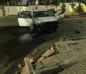 Siirt kent merkezinde meydana gelen trafik kazasında 2 kişi yaralandı.