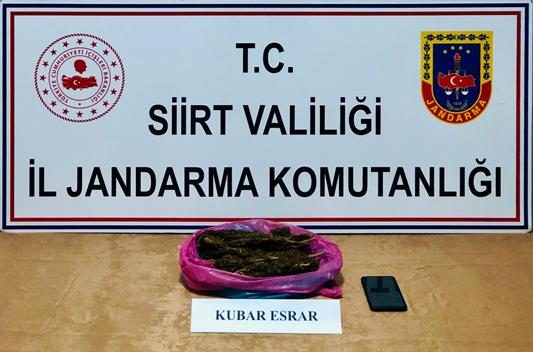Siirt İl Jandarma Komutanlığı ekiplerince uyuşturucu madde ticareti yaptığı tespit