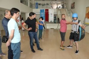 Siirt yamaç paraşütüne ilgi duyanlara ev sahipliği yapıyor. Açılan yamaç