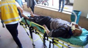 Siirt’te Tillo ilçe yolunda meydana gelen trafik kazasında, minibüsten inerek