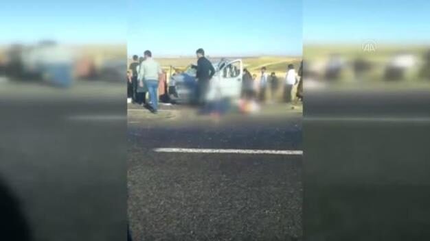 Şanlıurfa’nın Siverek ilçesinde, içinde Siirtli ailenin bulunduğu hafif ticari aracın