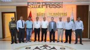 Siirt Belediye Başkan Vekili Ceyhun Dilşad Taşkın, muhtarları makamında kabul