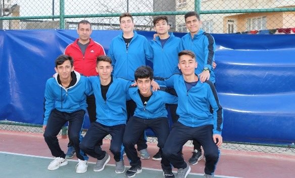 Siirt Selami Değer Anadolu Lisesi öğrencileri Futsal turnuvasında bölge birincisi