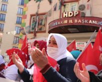 SİİRTLİLER VE DİYARBAKIR ANNELERİNDEN ‘TERÖRE LANET’ YÜRÜYÜŞÜ