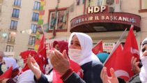 SİİRTLİLER VE DİYARBAKIR ANNELERİNDEN ‘TERÖRE LANET’ YÜRÜYÜŞÜ