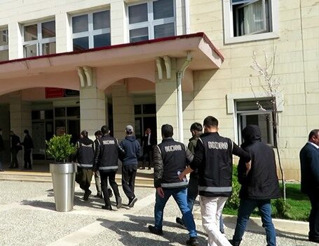 Siirt İl Emniyet Müdürlüğü ekiplerince, çok sayıda suça karıştıkları tespit