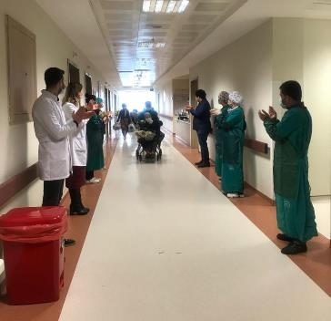 Siirt’te yeni tip koronavirüs (Kovid-19) tedavisi sonrası iyileşen 3 yaşlı