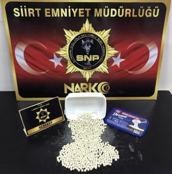 Siirt İl Emniyet Müdürlüğü ekiplerince kent merkezinde 2 ayrı mahallede