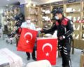 SİİRT’TE ESNAFA TÜRK BAYRAĞI VE MASKE DAĞITILDI