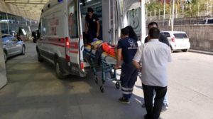 Siirt’in Eruh ilçesine bağlı Çırpılı köyünde evinin damından düşen çocuk