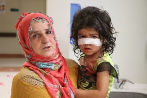 Siirt’in Alan Mahallesinde müstakil evlerinin 2. katından düşen çocuk yaralandı.