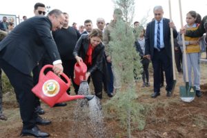 Ülkede yeşil dokunun geliştirilmesine katkıda bulunmak, öğrencilerde ağaç ve orman