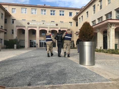 Siirt’te hakkında 5 yıl hapis cezası bulunan hükümlü yakalandı. Valilikten