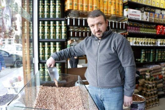 Siirt ekonomisine büyük gelir sağlayan fıstıkta bu yıl rekoltenin düşük olmasından