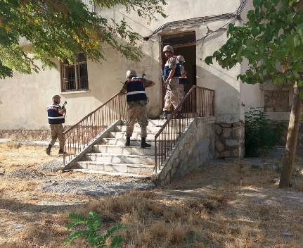 Siirt’te jandarma ekipleri, halkın refah, huzur ve barış içerisinde yaşayabilmesi