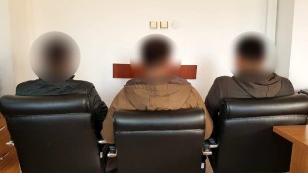 Siirt’te jandarmanın ikna çalışmaları sonucu 3 PKK’lı terörist teslim oldu.