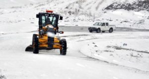 Siirt genelinde başlayan kar yağışı sebebiyle Pervari ve Şirvan ilçelerinde
