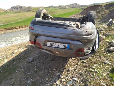 Siirt’te sürücüsünün direksiyon hâkimiyetini kaybettiği otomobilin takla atması sonucu 2