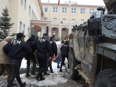 Siirt’te terör örgütü PKK/KCK mensuplarına yönelik gerçekleştirilen eş zamanlı operasyonlarda
