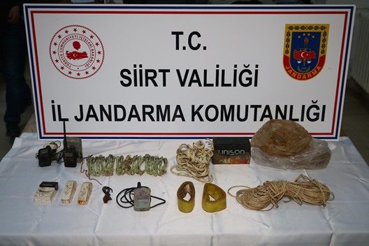 Siirt merkeze bağlı Ormanardı köyü kırsalında güvenlik güçlerince düzenlenen operasyonda,