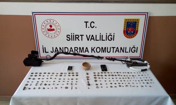 Siirt’te izinsiz arama ve kazı faaliyeti yapan şüphelilere yönelik düzenlenen