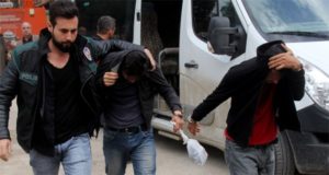 Siirt’in Baykan ilçesinde düzenlenen uyuşturucu operasyonunda, hakkında yakalama kararı bulunan