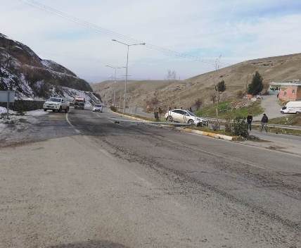 Siirt-Kurtalan karayolunun 7.kilometresindeki Yağmurtepe (Xuşena) köyü civarında sık sık kazaların