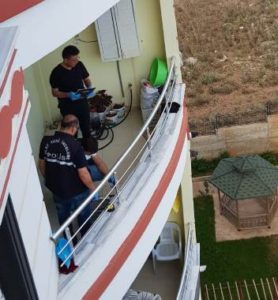 Siirt’te ikamet ettiği apartmanın 5’inci katından düşen 16 yaşındaki kız,