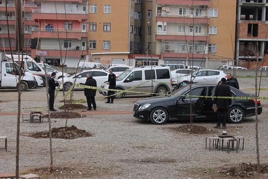 SİİRT’İN GÖBEĞİNDE GÜPEGÜNDÜZ SİLAHLI SALDIRI: 1 YARALI