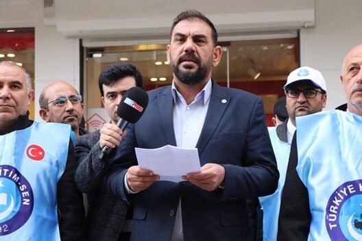 Türk Eğitim-Sen Siirt Şube Başkanı Cengiz Özbilici, düzenlediği basın açıklamasında