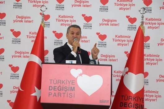Partisinin il başkanlığı binası açılışına katılmak üzere Siirt’e gelen Türkiye