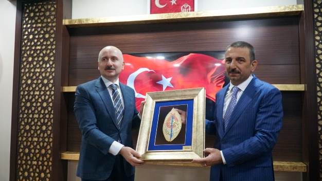 Ulaştırma ve Altyapı Bakanı Adil Karaismailoğlu, Siirt Valiliği ve AK