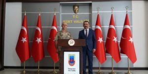 VAN’IN PAŞASINDAN VALİ HACIBEKTAŞOĞLU’NA HAYIRLI OLSUN ZİYARETİ