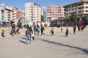 Yurdun birçok yerinde etkili olan kar yağışı hayatı olumsuz etkilerken,