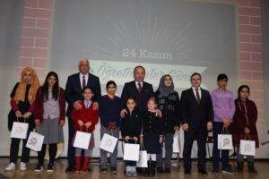 Siirt’te Öğretmenler günü kutlamaları, Atatürk anıtına çelenk sunulması, saygı duruşu